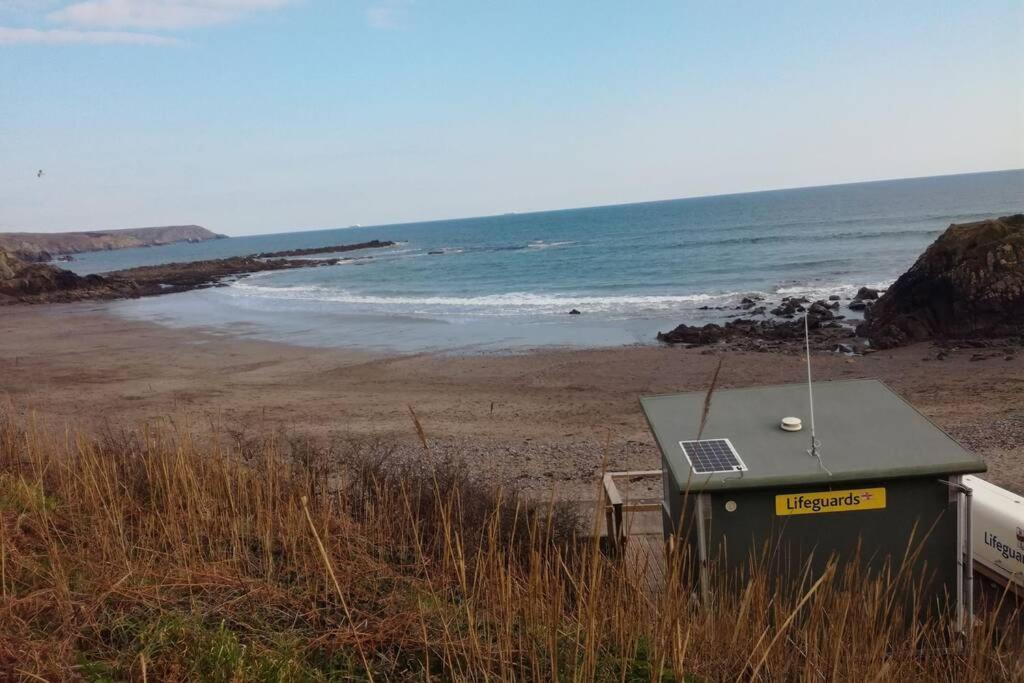 Farm Accommodation - The Lizard Peninsula, Cornwall Хелстън Екстериор снимка
