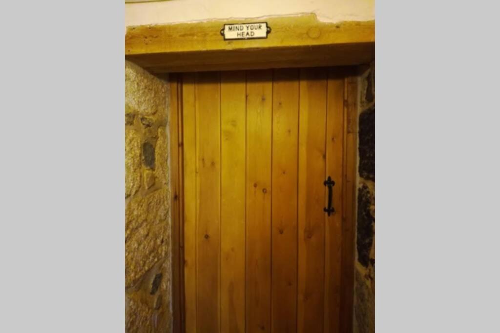 Farm Accommodation - The Lizard Peninsula, Cornwall Хелстън Екстериор снимка